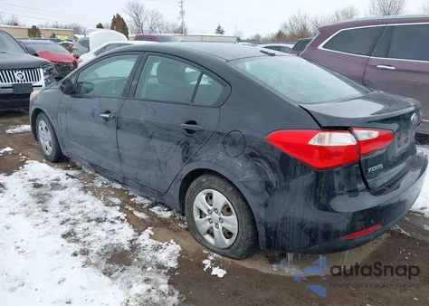 2015 Kia Forte Lx z USA, uszkodzony, nr VIN KNAFK4A60F5436497